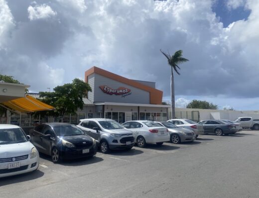 Esperamos Supermarket Caracasbaaiweg