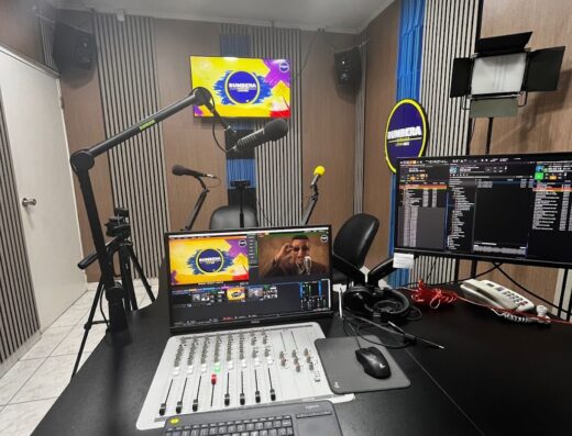 Rumbera Network 107.9FM Curacao